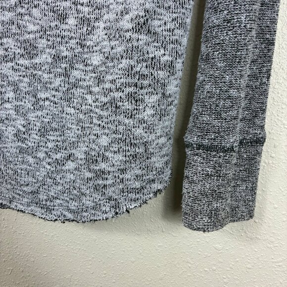 Torrid Lightweight Raw Hem Gray Sweater Size XL Casual - Picture 2 of 5